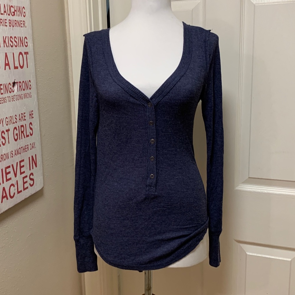 Like New! Make + Model Navy Blue Henley, Small